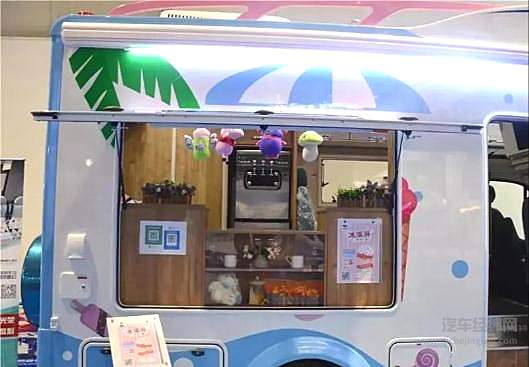 地摊经济走红 看似零门槛但其实也有专业要求！