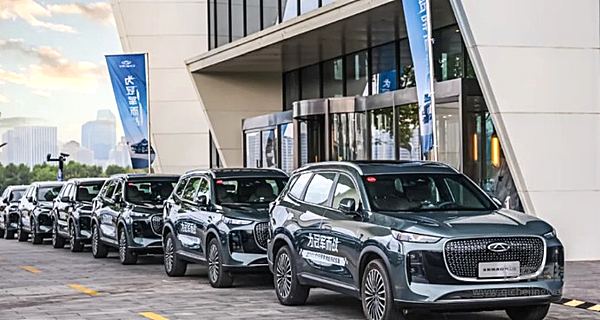 勇往直前 震撼入“沪”！全新瑞虎8PLUS以冠军实力征服又一城