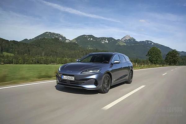 比亚迪海豹06DM-i上市欧洲首款旅行车打造出行新体验