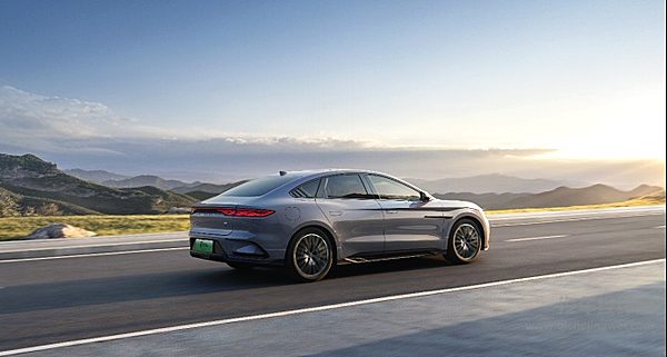 2025款汉上市售价16.58万～23.58万元 四大进化加速颠覆合资燃油