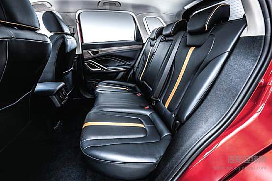 中国制造当潮不让！ 奔腾T55携手李宁羽毛球跨界上市