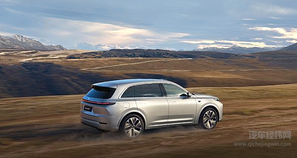 30万级家用SUV对决 领克09 EM-P与理想L7差在智能化？