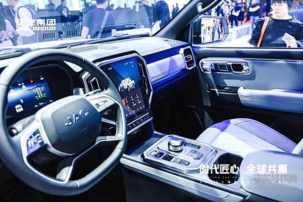 国内首款扭矩破千级混动皮卡！江淮悍途PHEV国内首发亮相上海车展