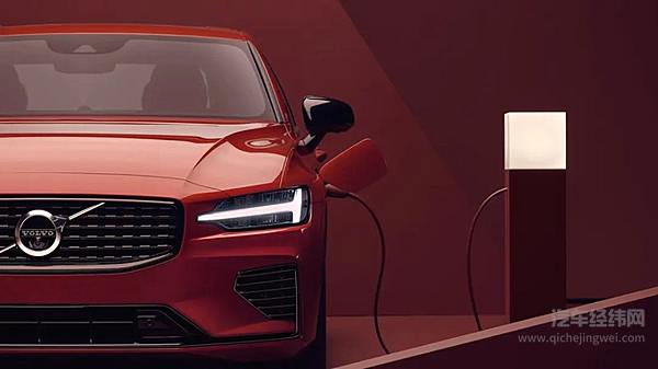 豪华B级车二选一 沃尔沃S60与凯迪拉克CT4强强对比