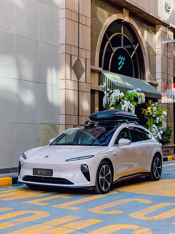 30万元纯电车型对决 蔚来ET5T和极氪001你选谁？