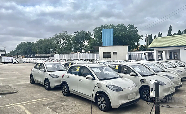 上汽集团1-9月份累计终端交付323万辆/上汽集团向进博会交付750辆