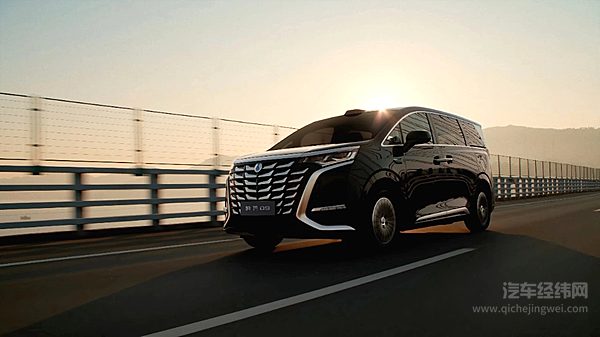 30万出头可入手 小鹏X9增程与腾势D9谁更强？