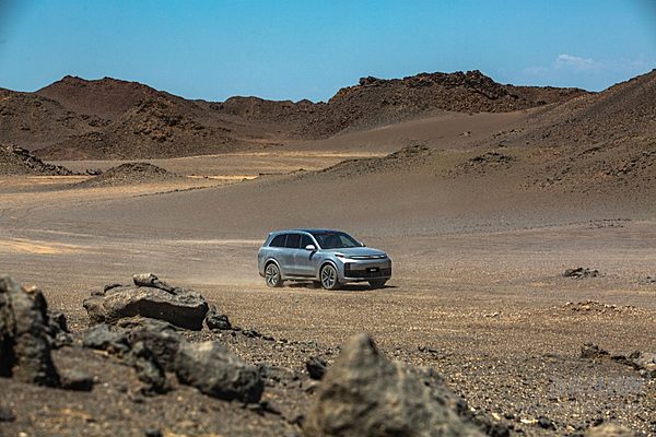 解决续航焦虑 800V高压快充即将普及