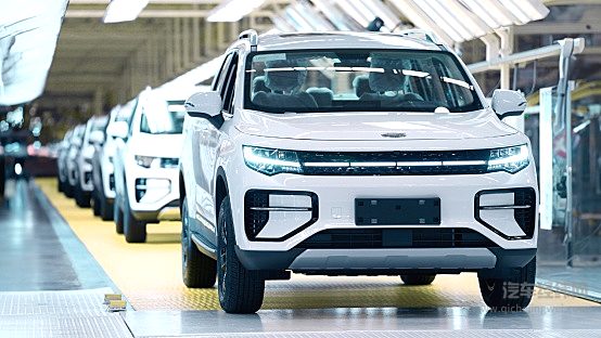 “中国智造”出海进行时 吉利雷达首批纯电皮卡扬帆启航