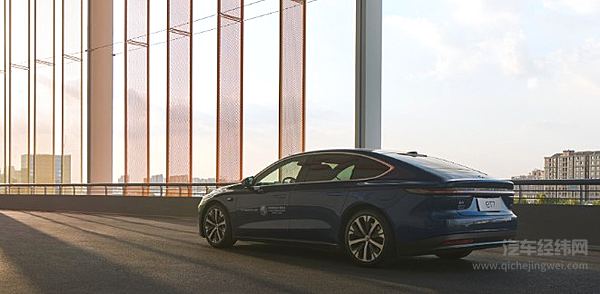 “7”系对决 40多万预算 选智己L7还是蔚来ET7？