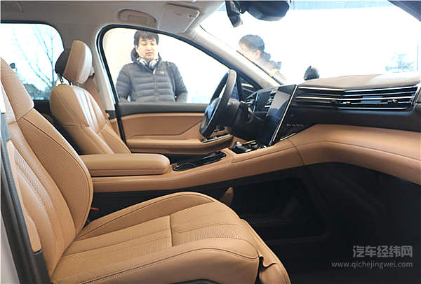 蔚来汽车李斌：蔚来ES8引领中国智能电动车驶向未来