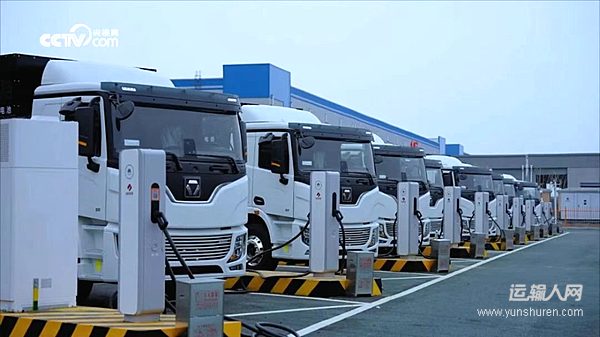 在中國物流之都 徐工超充重卡“15分鐘滿電”