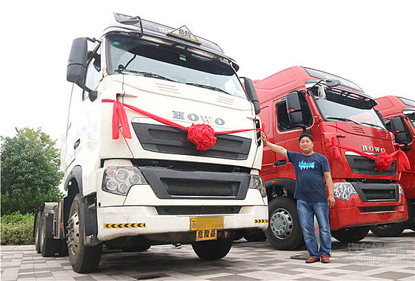 百万英雄俱乐部又添新成员！豪沃T7H危化品牵引车三年轻松破百万纪录