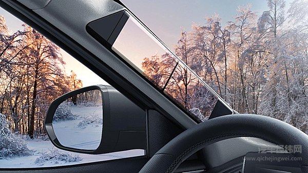  哪吒U解决A柱盲区的设计是：让它消失！