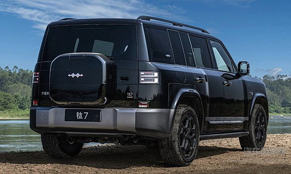 方程豹钛7对比捷途旅行者C-DM 谁更适合轻越野？