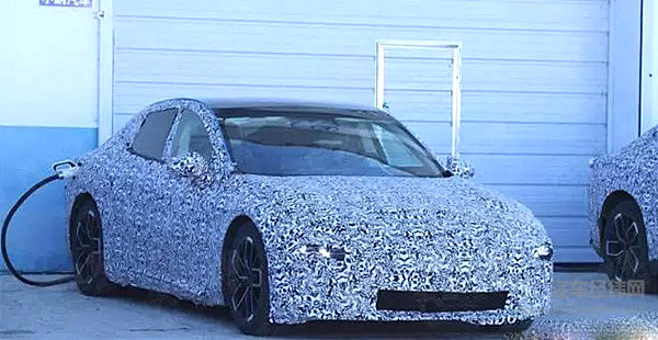 定位中型轿车，小鹏汽车新车谍照曝光！