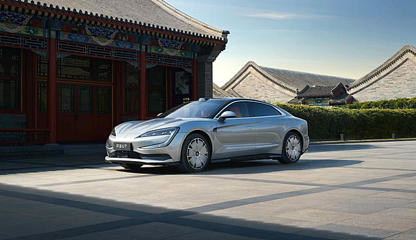 仰望登陆北京车展：U8、U9持续热销 U7首搭革命性新技术亮相