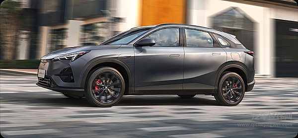 续航都在500公里以上 极狐阿尔法T5与零跑C11哪款更值得入手？