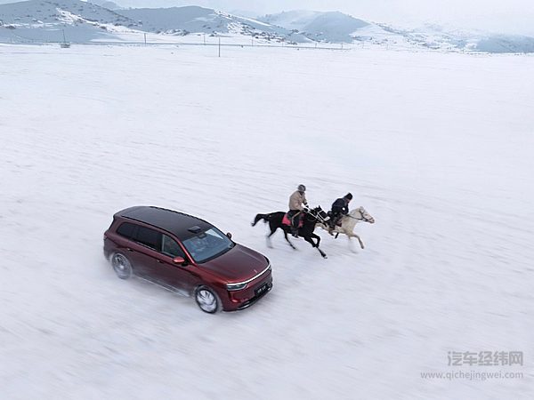 问界M8有华为加持 蔚来ES8能否挑战？