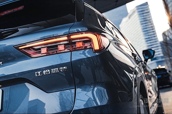 售价13.98-16.58万元 宽体高能先锋SUV江铃福特领睿携六重大礼强势来袭