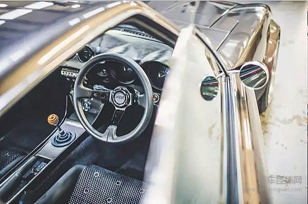 日本人半个世纪前用匠心造的车，英国人用匠心复活了它