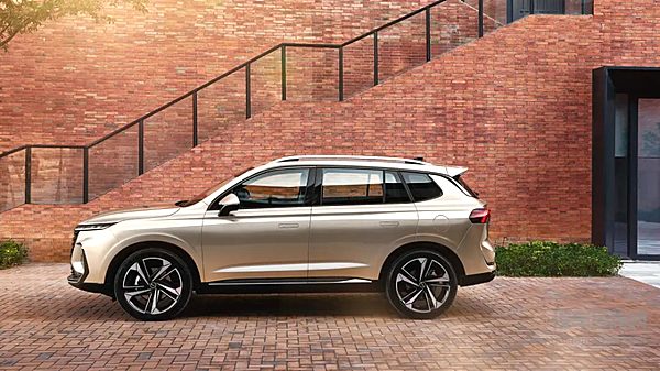 15万元级别SUV二选一 荣威RX5 MAX与长安UNI-T哪一款适合回家过年？