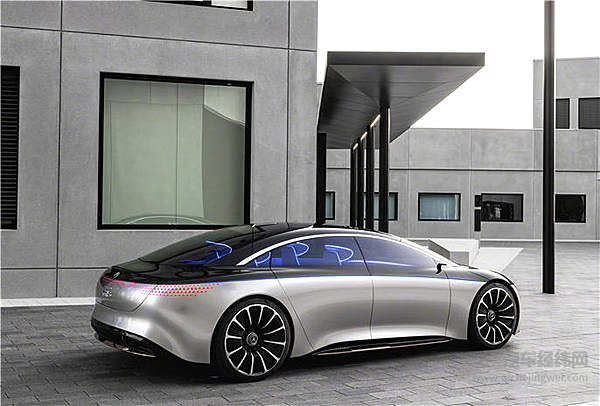 禁售燃油车的脚步越来越近 中外车企加速布局新能源！