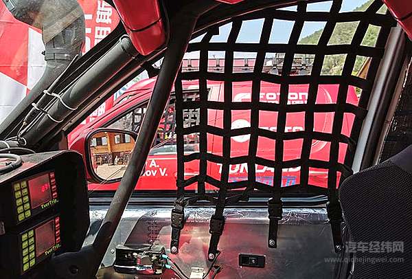 福田康明斯ISF越野拉力赛车队出征2019丝绸之路拉力赛