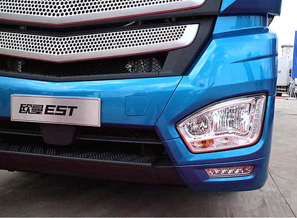 欧曼EST超级卡车的高颜值让老司机“汉心暗许”