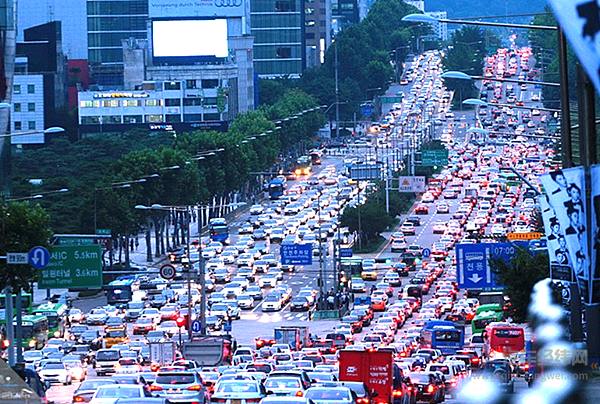 多家车企敲定未来十年战略规划 纷纷剑指2025