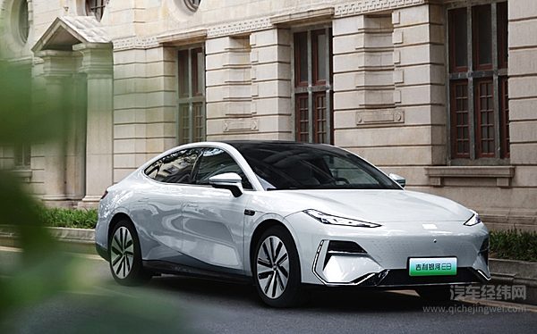 纯电中大型轿车对决 银河E8能用实力阻击汉EV？