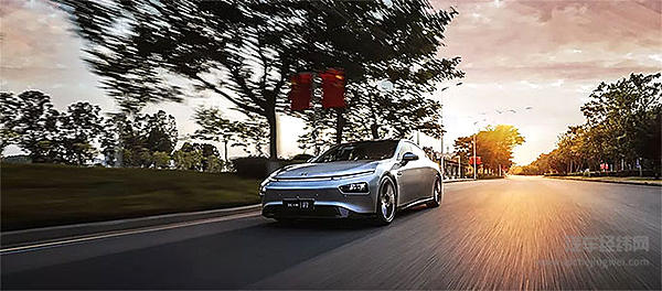 拜腾首款量产车M-Byte亮相 48英寸大屏吸睛！ 