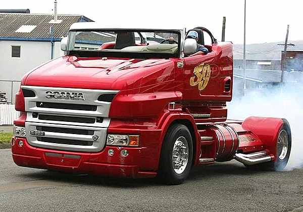 比法拉利还要拉风的敞篷卡车！斯堪尼亚红珍珠R999