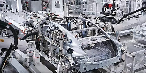 小米SU7荣获中国汽车低碳领跑者车型