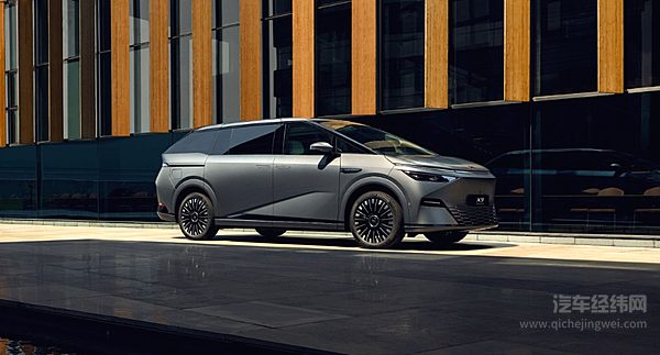 进军高端市场！魏牌高山8对决小鹏X9