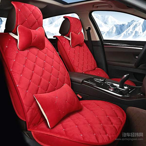 皮革座椅加坐垫的搭配很常见