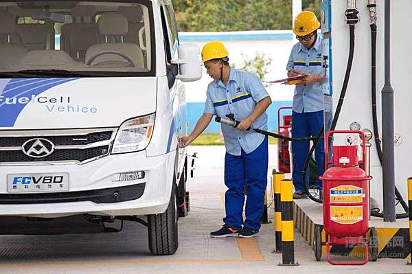 氢燃料电池车商业化 谁能打响第一枪？