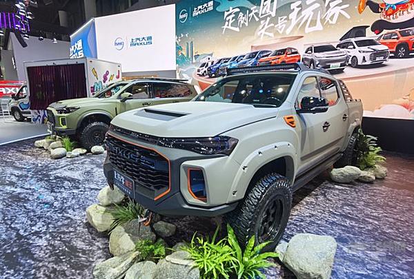 “全民定制”玩家上汽大通MAXUS再度携作亮相 上汽牛魔王诠释皮卡定制标杆