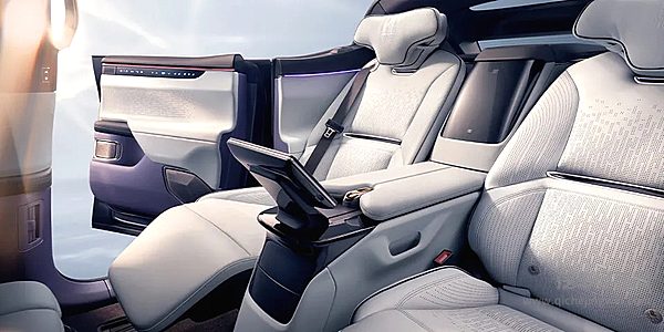 2022年虎年新春行运车型录之高合HiPhi X：国产电动汽车如何实现高端化？