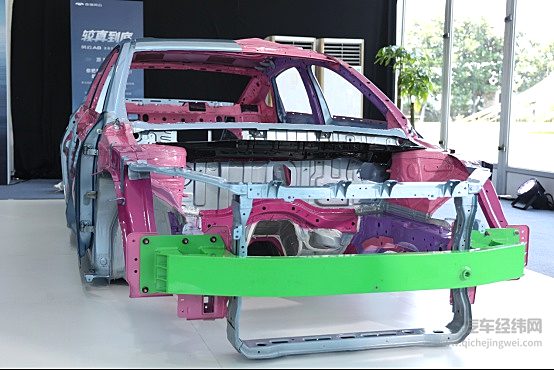 较真到底，指哪拆哪！风云A8硬核上市7.99万元起