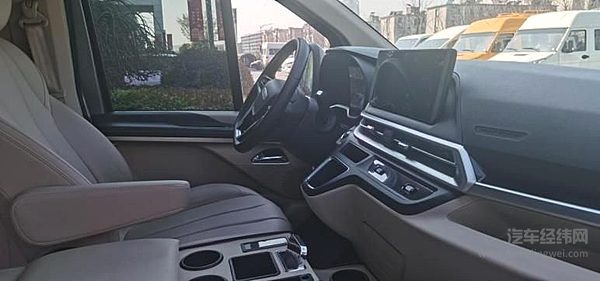 安利依维柯聚星：性价比高 起售价11.39万