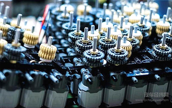 男人的大玩具也可以是乐高！