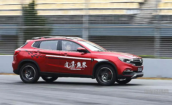 2分19秒 陆风逍遥真的很“逍遥”