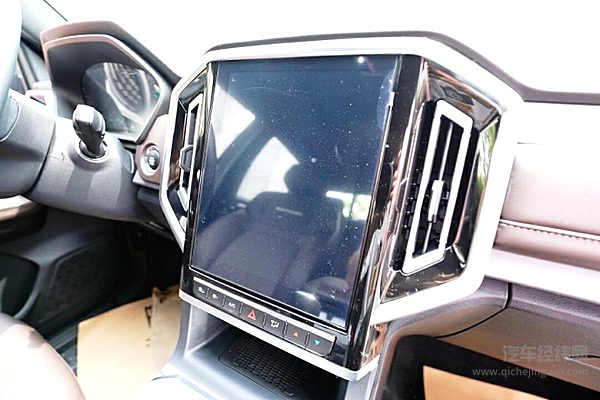  江淮全新悍途皮卡乘用化升级 强悍硬派带来商乘多种用途