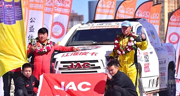 穿越沙漠极速飞驰 江淮皮卡闪耀2024环塔拉力赛