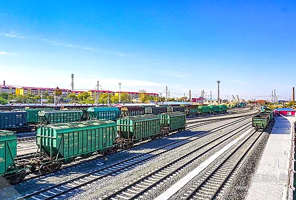 聯(lián)通東盟市場 新疆開行 2026首趟西部陸海新通道專列