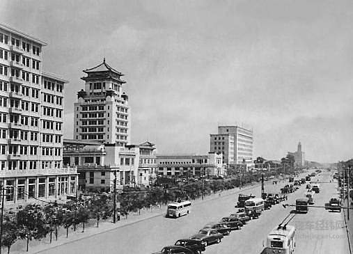 古董车乐园 原来街上跑的老车怎么迅速消失了