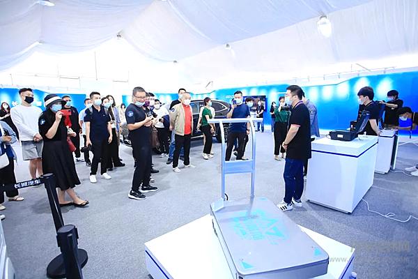 跟随150载物机器人