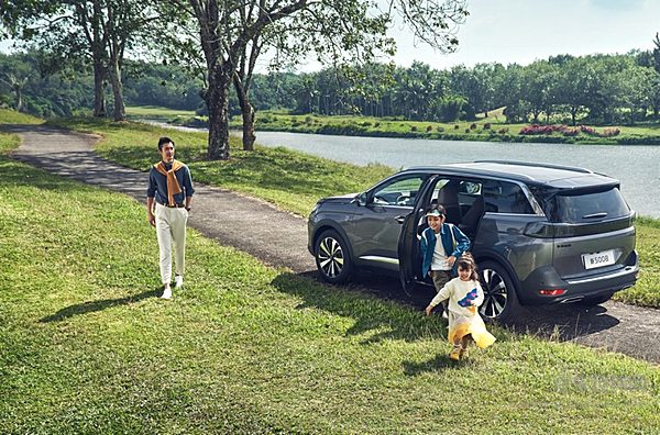 当国宝遇上国宝 新5008成都熊猫基地巡展等你来打卡