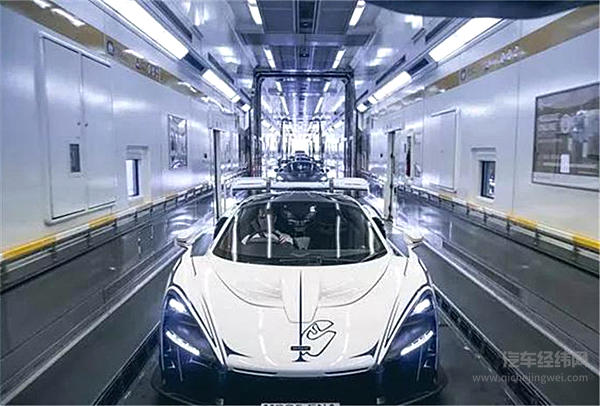 全球第一辆迈凯伦Senna交付：底盘001号+青花瓷涂装！